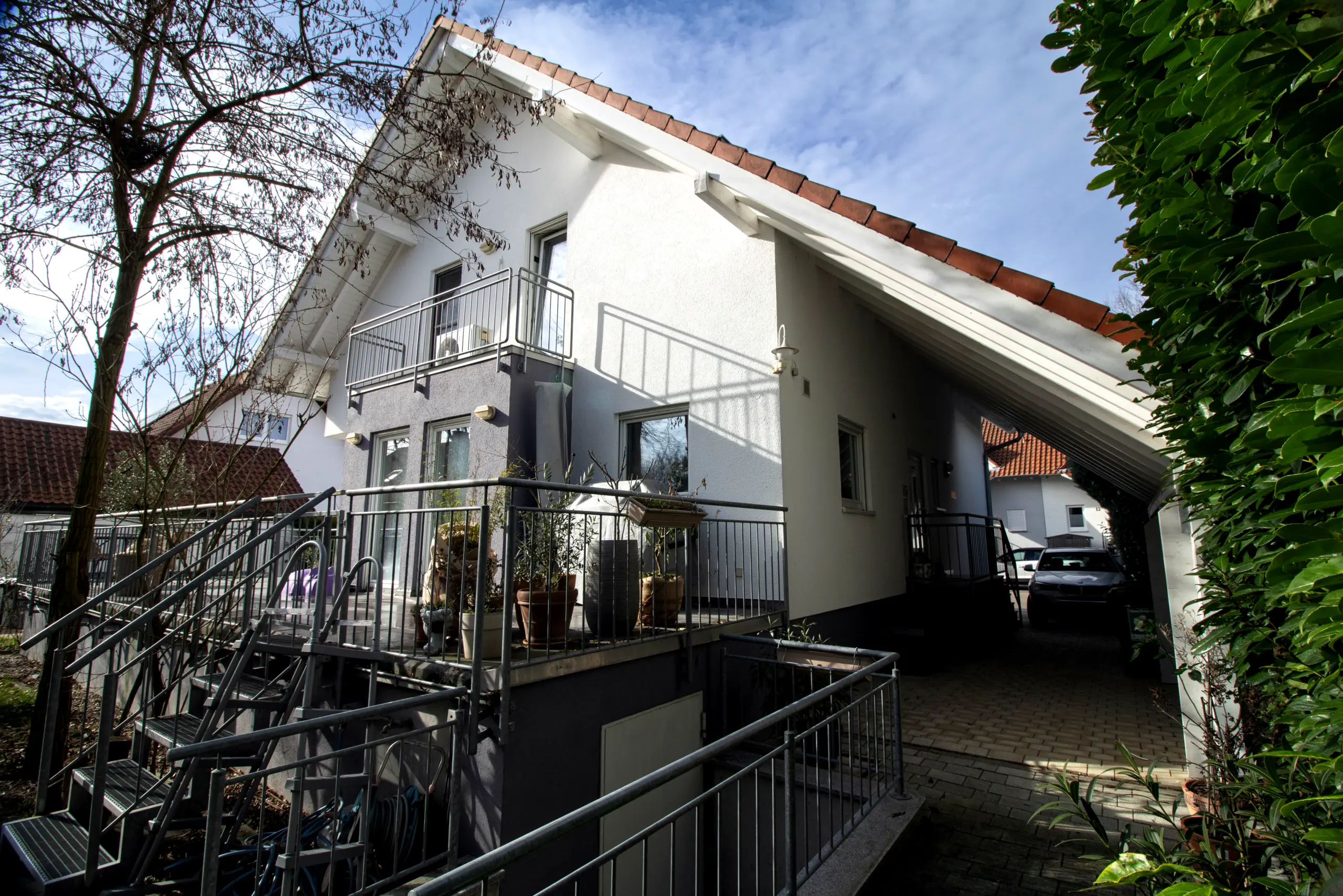 Einfamilienhaus mit Einliegerwohnung in bevorzugter Wohnlage
